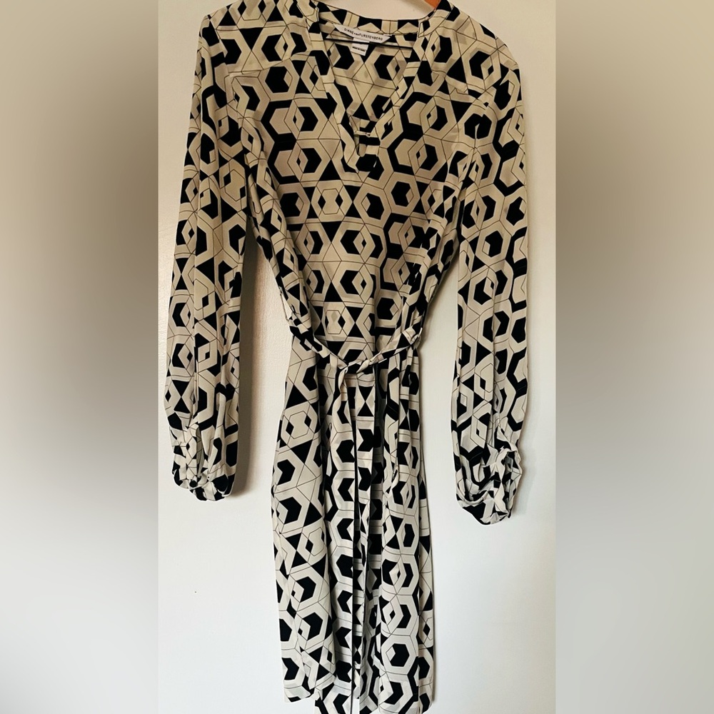DVF Black and White Print Silk Dresss